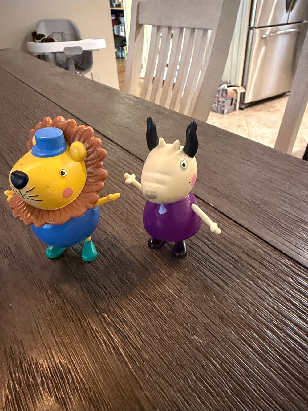 Peppa Pig Madam Gazelle and Lorenzo Lion